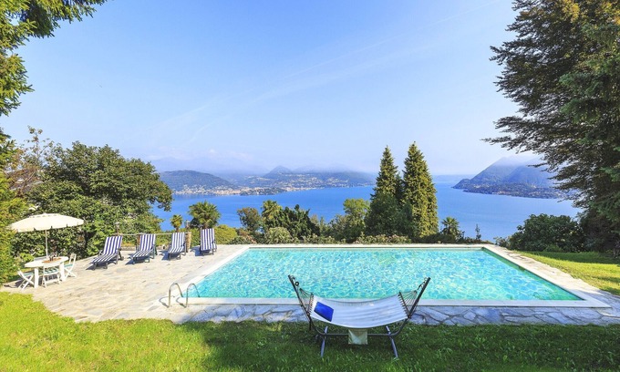 Stresa Villa | Villa classique de caractère avec piscine et vue lac! - Villa La Brisina