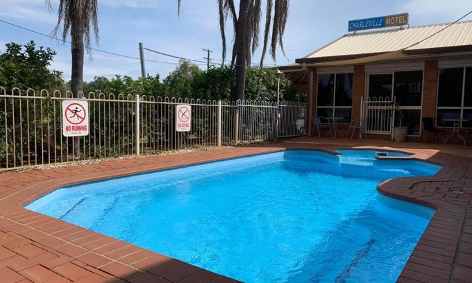 Charleville Hôtel | Charleville Motel