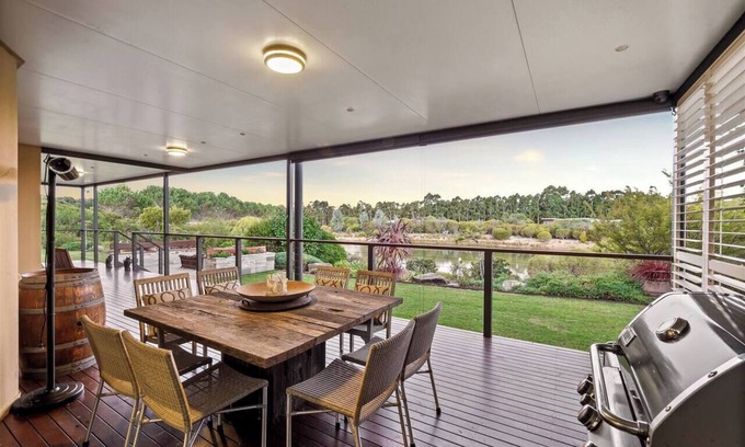 Wilyabrup Maison | Charlie Bravo Chalet