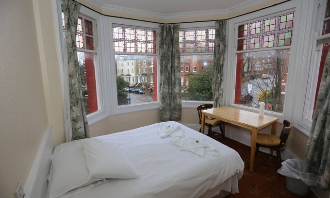 St. George's Hôtel | Charlie Hotel