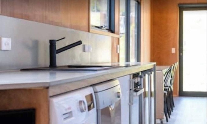 Dover Cabine | Charlie's Lookout- Cute and compact with stunning panoramic views