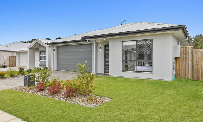 Caboolture Maison | Charlotte's Place
