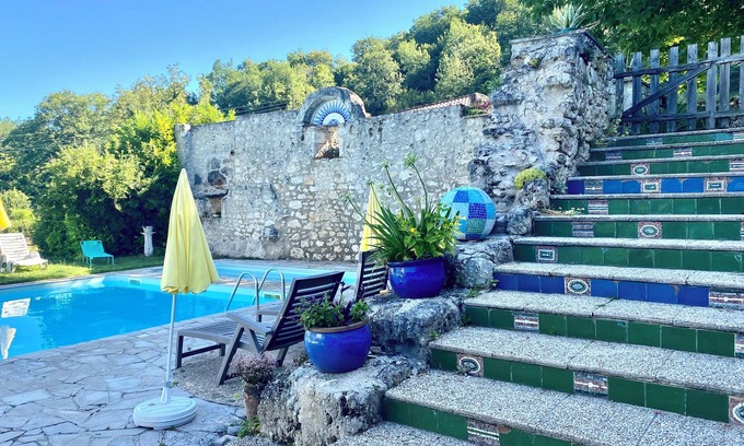 Beauville Maison | Maison dans petite vallée tranquille