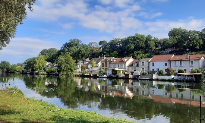 Saint-Pierre-les-Nemours Appartement | Charming 1-Bed Studio in Saint-Pierre-les-Nemours