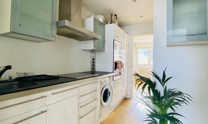Quartier de la Maison-Blanche Appartement | Charmant 2 Pièces, 38m2, au Coeur de la Butte aux Cailles, Entièrement Équipé