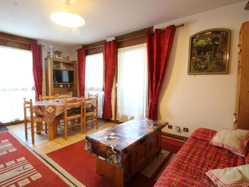 Les Carroz-d'Araches Appartement | Charmant 2P avec balcon, 5 couchages, pieds des pistes, proche télécabine et centre village - FR-1-572-171