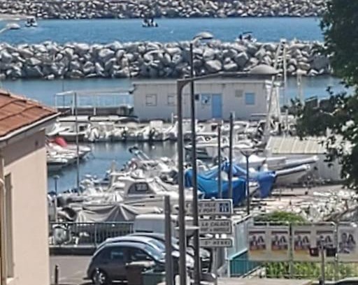 16th Arrondissement Appartement | Charmant Appart 2ch/4pers Village Estaque plage