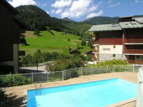 Areches Appartement | Charmant appartement à Arêches-Beaufort avec terrasse, piscine et parking, idéal pour 4 personnes - FR-1-342-139