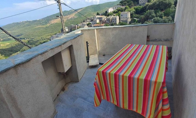 Rogliano Appartement | Charmant appartement T4 avec terrasse à Rogliano, Cap Corse Maccinaggio
