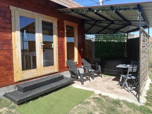 Massillargues-Attuech Appartement | Charmant Chalet pour 2 personnes SPA privé