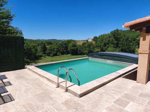 Saint-Benoit-de-Carmaux Maison | Charmant gîte de Lacrouzette avec piscine chauffée