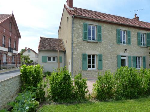 Saint-Bonnet-de-Rochefort Maison | Charmante maison rénovée avec jardin clos, 3 chambres, proche sites touristiques et villlage médiéval - FR-1-489-105