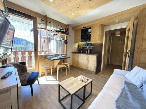 Cohennoz Appartement | Charmant studio à 300m des pistes et commerces du Cernix - balcon, parking, casier à skis - FR-1-595-99
