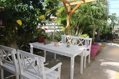Tartane Appartement | Charmant studio à La Trinité 30 m² avec jardin privé