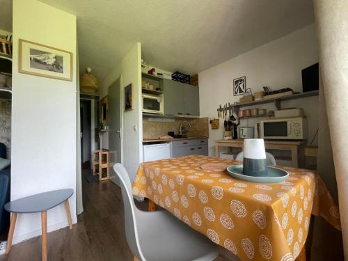 Abondance Appartement | Charmant Studio Cabine entre Abondance et La Chapelle d'Abondance, Parking et Balcon Inclus - FR-1-692-98