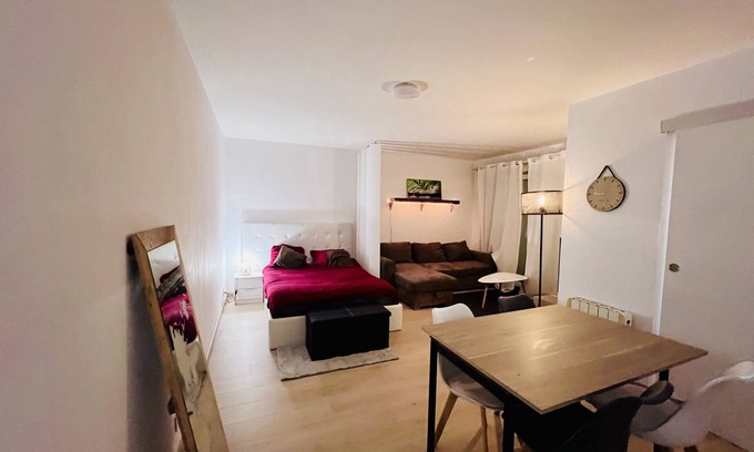Meaux Appartement | Charmant studio : Proche Paris et Disneyland !