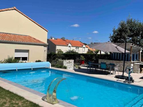 Basse-Goulaine Maison | Charmant T2 privé avec vue et accès piscine
