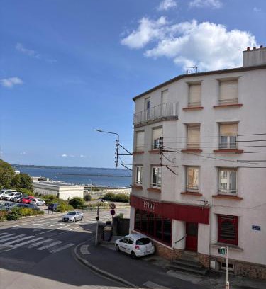 Rive Droite Appartement | Charmant T3 Vue Mer & Confort en Plein Centre