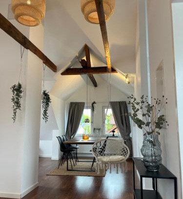 Lage Appartement | Charmante Dachgeschosswohnung in Lage
