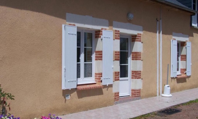 La Chapelle-aux-Choux Maison | Charmante Fermette Rénovée avec Terrasse Privative et Vélos, 2 Chambres, Proche Le Lude - FR-1-410-155
