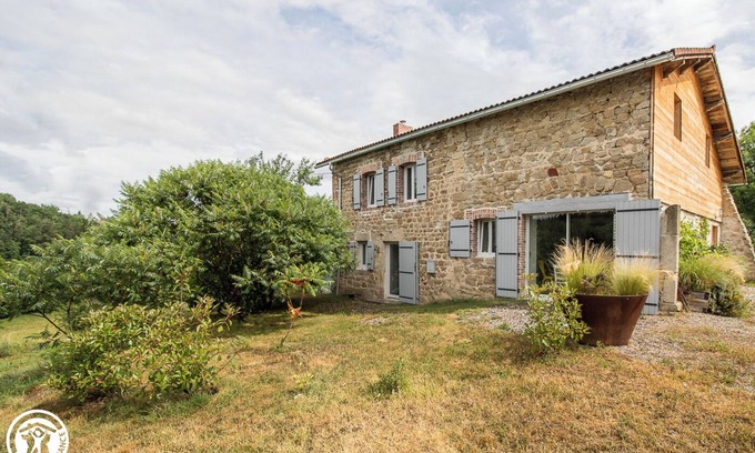 Saint-Dier-dʼAuvergne Maison | Charmante maison cocooning en pleine nature