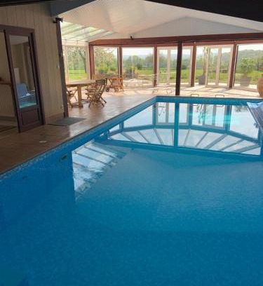 Saint-Marc-sur-Couesnon Maison | Charmante maison avec piscine