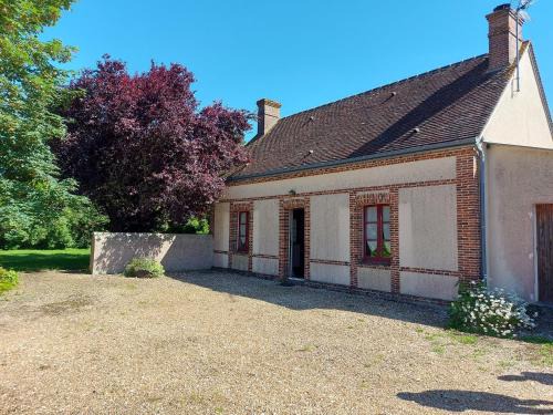 La Saucelle Maison | Charmante Maison Rénovée avec Jardin, BBQ et Loisirs à La Saucelle - FR-1-581-13