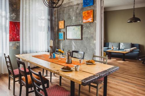 Nordliche Muhlenvorstadt Appartement | Charmanter Altbau zwischen Altstadt und Klinikum mit Parkplatz