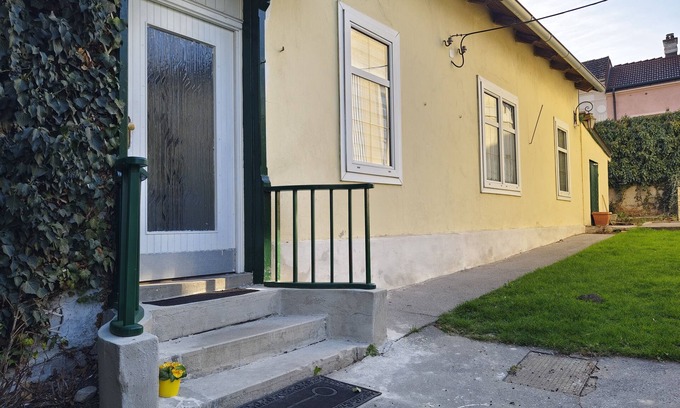 Langenzersdorf Maison | Charmantes Haus mit Terrasse in Großem Garten