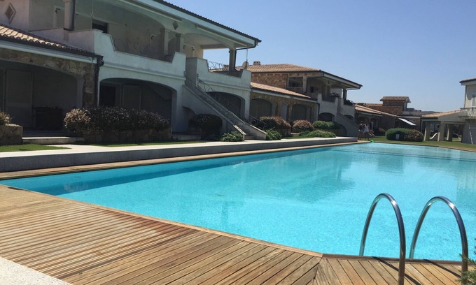 Palau Maison | Charme en Sardaigne avec piscine et jacuzzi.