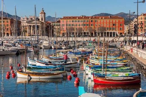 Quartier du Port Appartement | Charme Méditerranéen Votre pied à terre au Cœur du Port de Nice