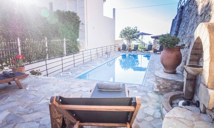 Roussospiti Villa | Charmante villa 4 chambres avec vue imprenable, piscine, barbecue