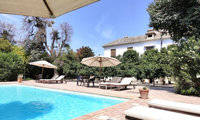 Churriana de la Vega Maison | Charming rural house with swimming pool 3 km from the city of Granada. parking
