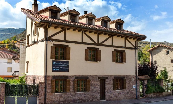 Fresneda de la Tiron Maison | Charming House in Fresneda de la Sierra Tirón with Garden.