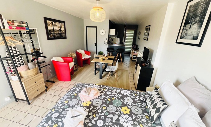 La Riviere-Saint-Sauveur Appartement | Charmant studio