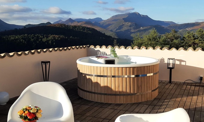 Chateauneuf-de-Bordette Villa | Gîte de Charme en pleine nature En Drôme Provençale avec Jacuzzi proche Nyons