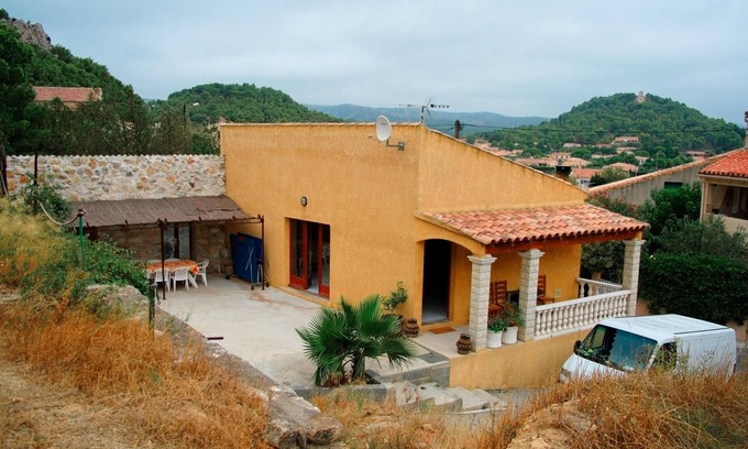 Roquefort-des-Corbieres Villa | CHARMANTE VILLA DANS VILLAGE DES CORBIERES MARITIME A 7 KM DE LA PLAGE