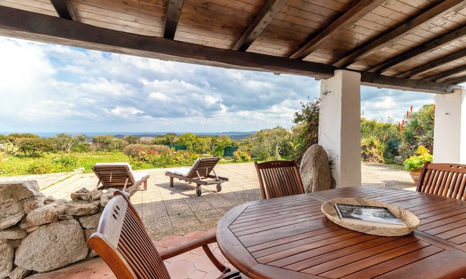 Marazzino Villa | Charmante "Villa Vista Mare Santa Teresa" au vert avec vue sur mer, jardin et terrasse