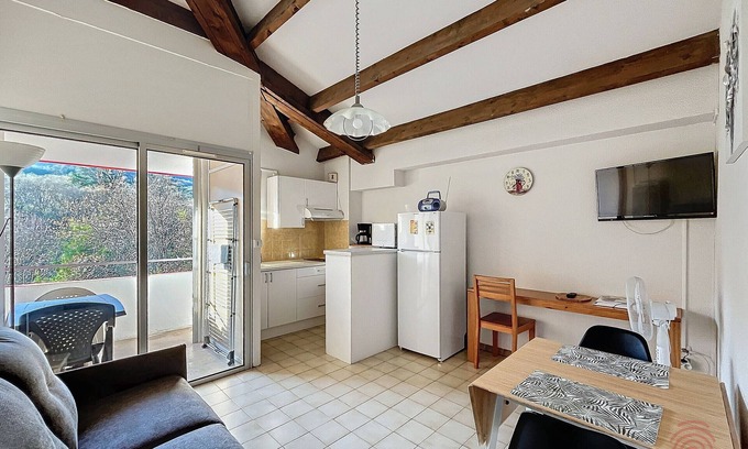 Lamalou-les-Bains Appartement | Bel F2 avec terrasse à 650m des Thermes de Lamalou, animaux acceptés, WIFI, proche golf et randonnées