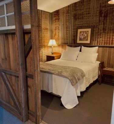 Tenterfield Maison | Charming 1-Bed Farm Cabin with Wood Fire