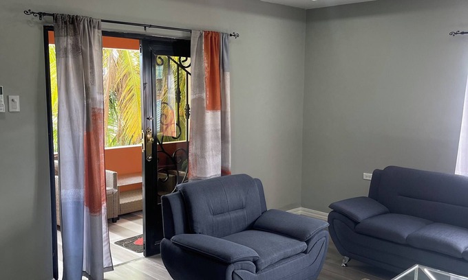 Arouca Appartement | Charming 1-bedroom 1 bath apt. in awesome D'Abadie with AC, WiFi, Washer/Dryer.