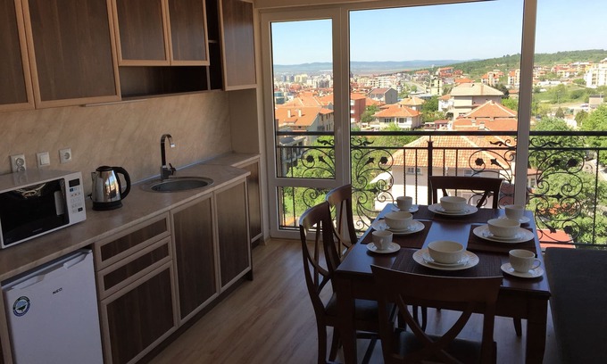 Sveti Vlas Appartement | Charming 1-bedroom apartment with AC and WiFi in sunny Sveti Vlas with Sea view