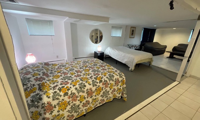 Dix Hills Appartement | Charming 1-bedroom apartment in Dix Hills with AC, WiFi, fitness room, ping pong