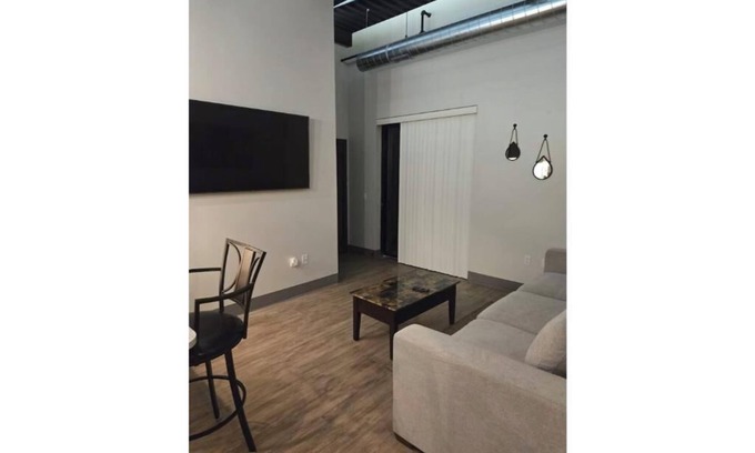Central Business District Appartement | Charming 1-bedroom apartment with WiFi and AC in Kalamazoo