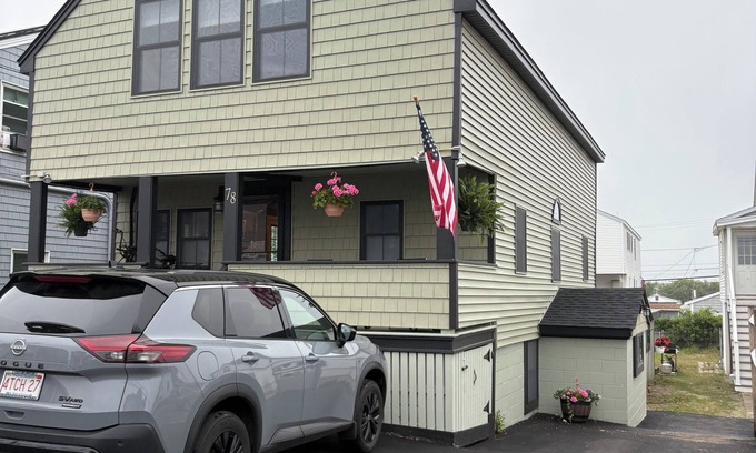 Salisbury Beach Appartement | Charming 1-bedroom apartment in Pleasant Salisbury with WiFi