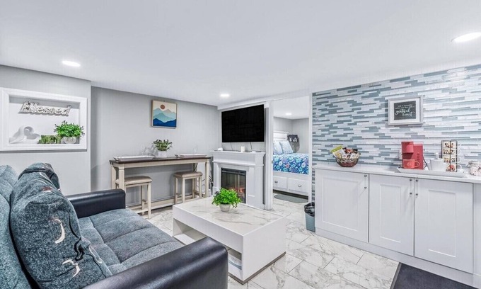 Uniondale Appartement | Charming 1-bedroom apartment in delightful Uniondale with WiFi, AC, fitness room