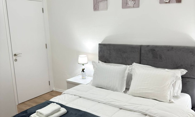 Tirana Appartement | Charming 1-bedroom apartment in Tiranë with WiFi and AC