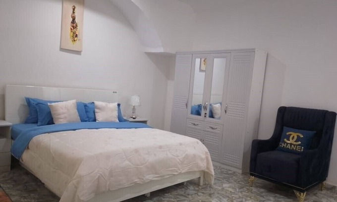 Tema Appartement | Charming 1-bedroom apartment in Tema with AC