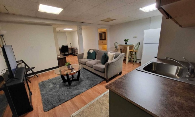 Troy Appartement | Charming 1-bedroom apartment in cool Troy with WiFi, AC