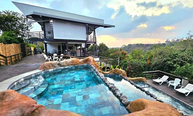 Poas Volcano National Park Chalet De Ski | Charming 1-bedroom chalet in lush Poas with cascading pools & raw nature WiFi